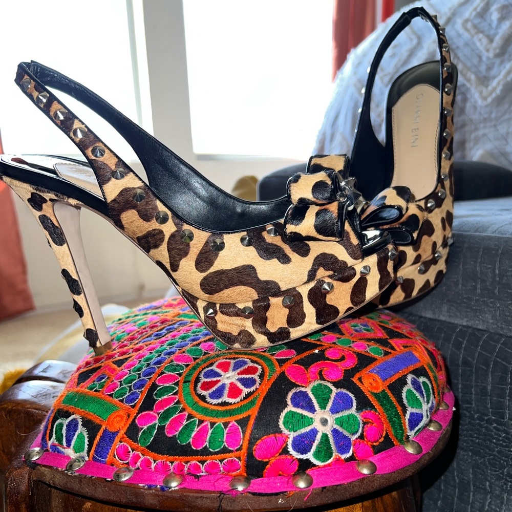 Wanna roar!! Wear these!